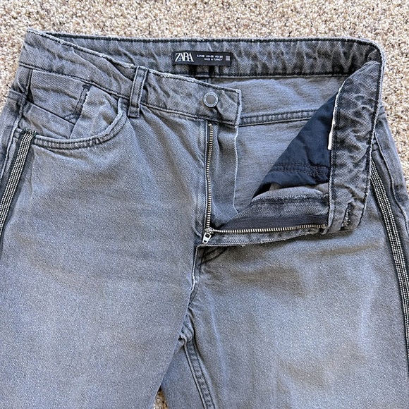 Zara Gray Tapered Mom Jeans Side Stripe Metal Accents Size 6 - Picture 4 of 8